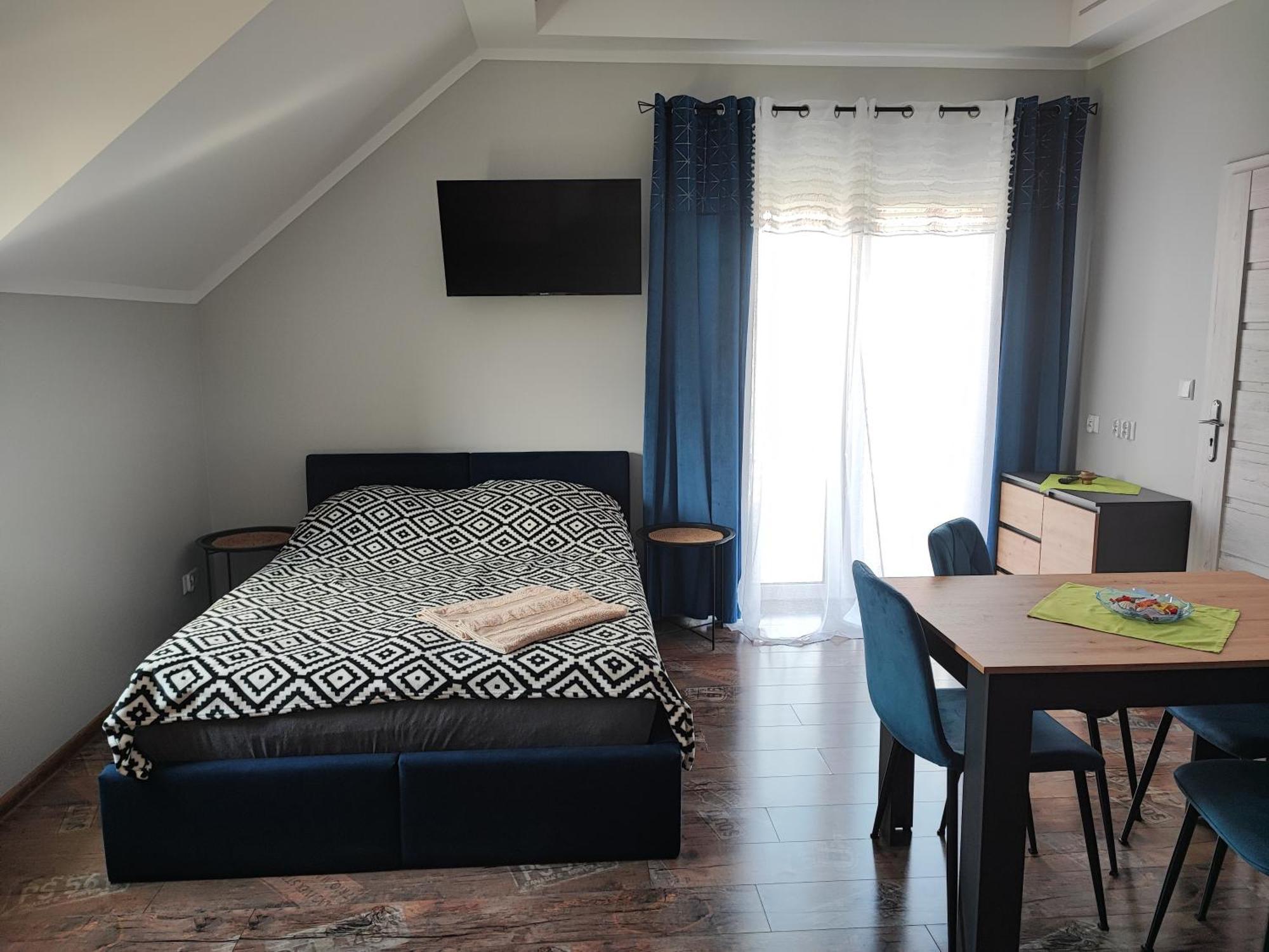4 Foxes Hotel อุสตกา ภายนอก รูปภาพ